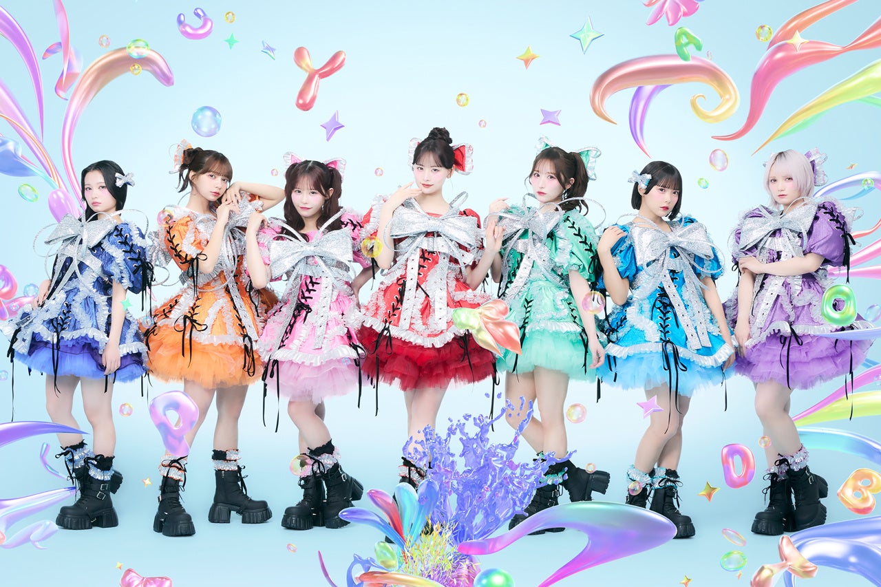 カラフルな衣装のCANDY TUNEメンバー集合