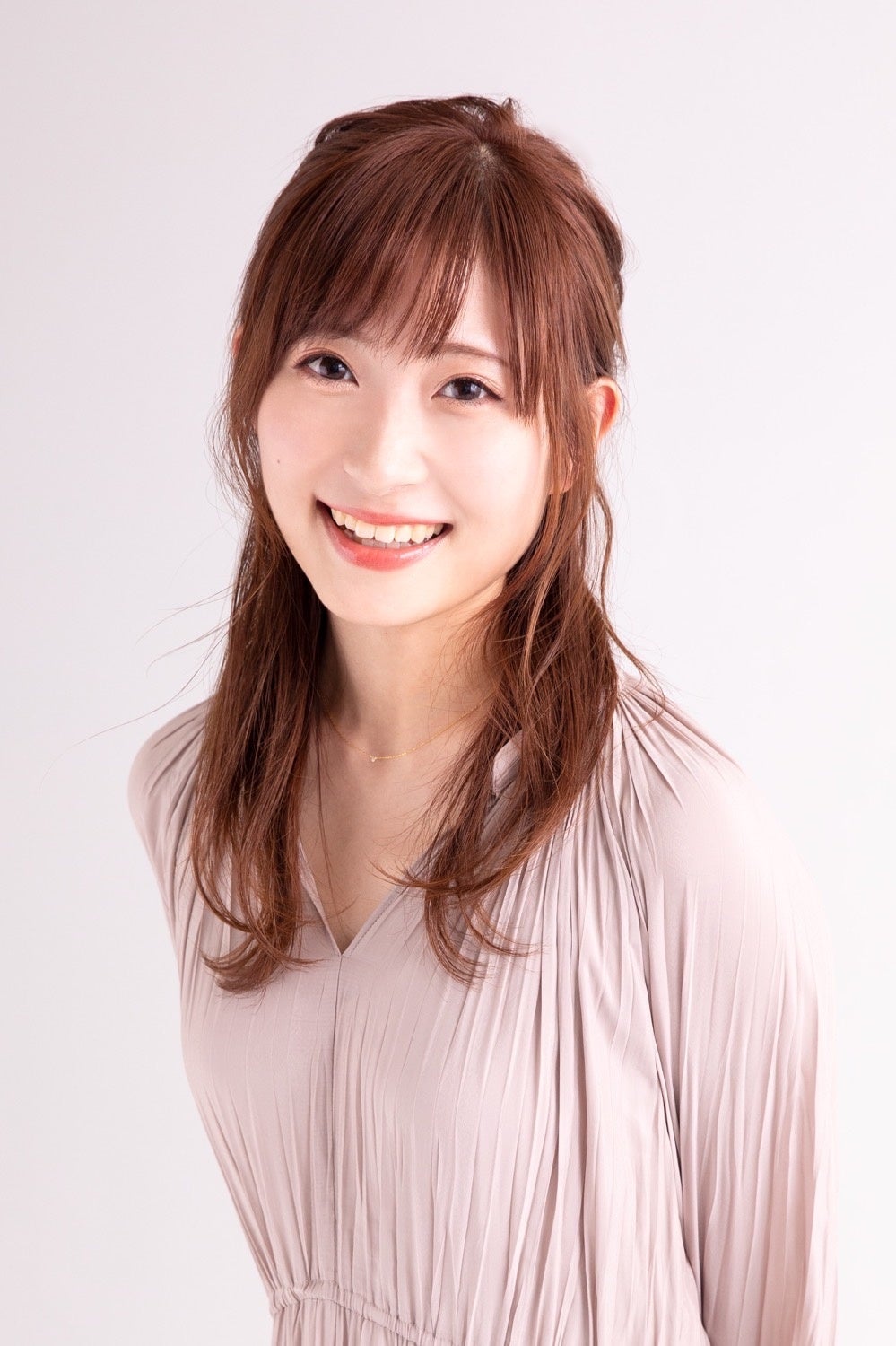 笑顔の女性のポートレート