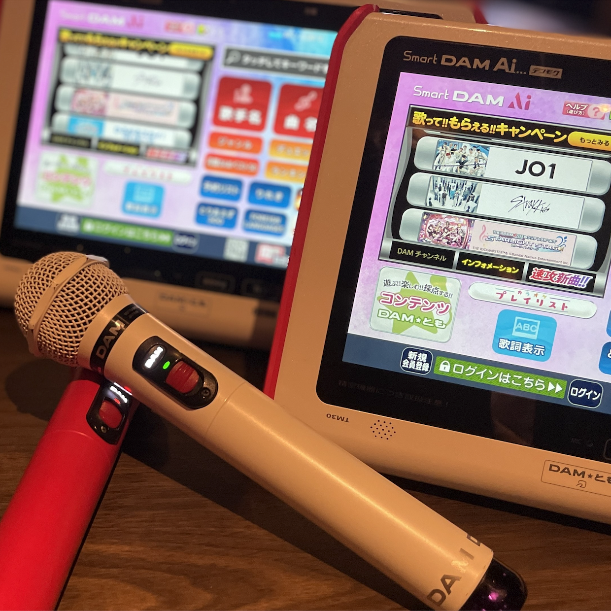 カラオケタブレットとマイク