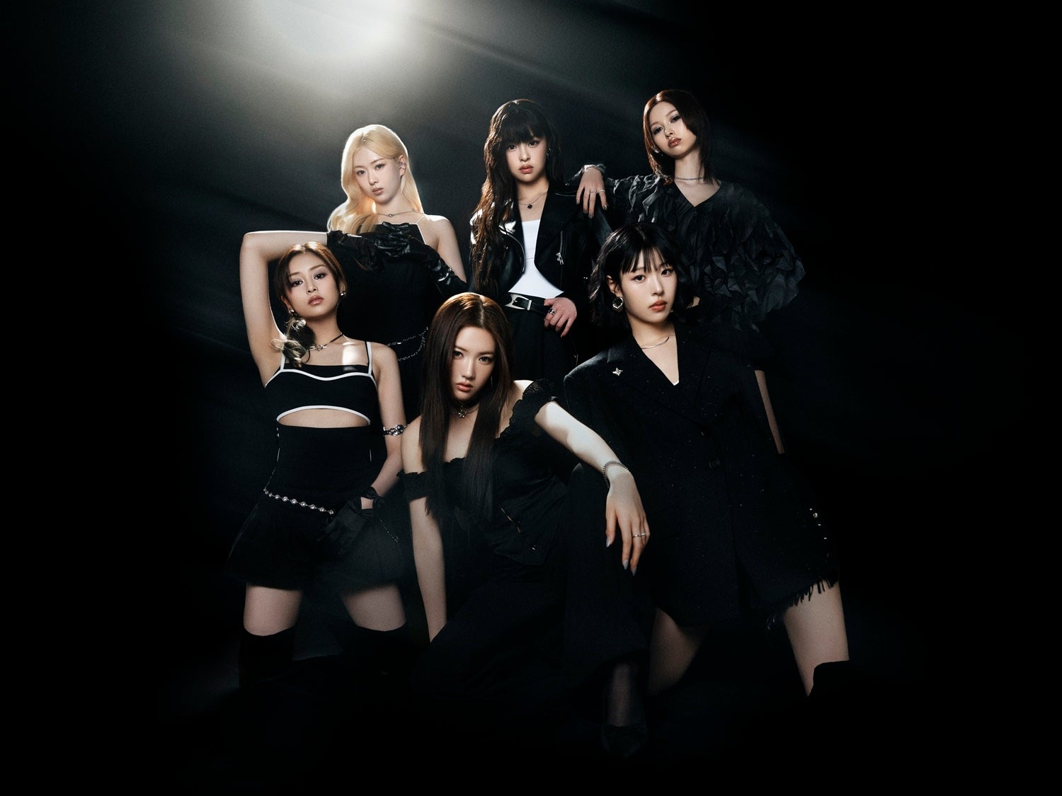 エトハートメンバーのクールな集合写真