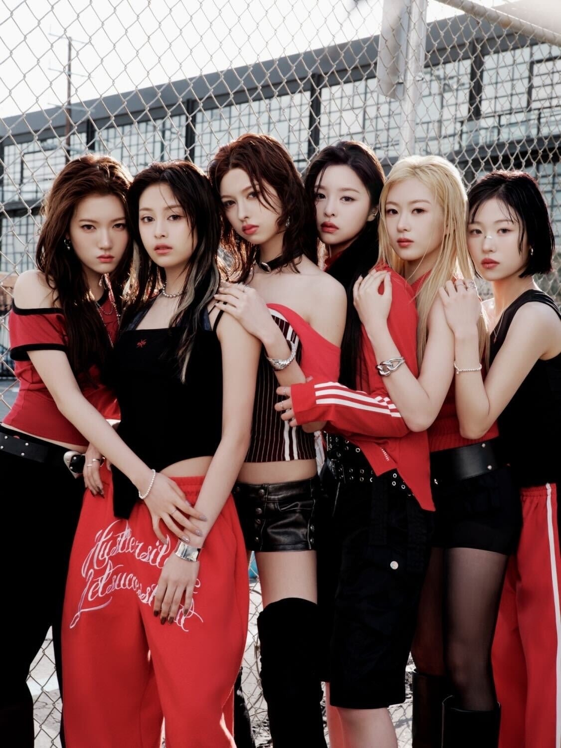 エトハート新曲のクールなグループショット