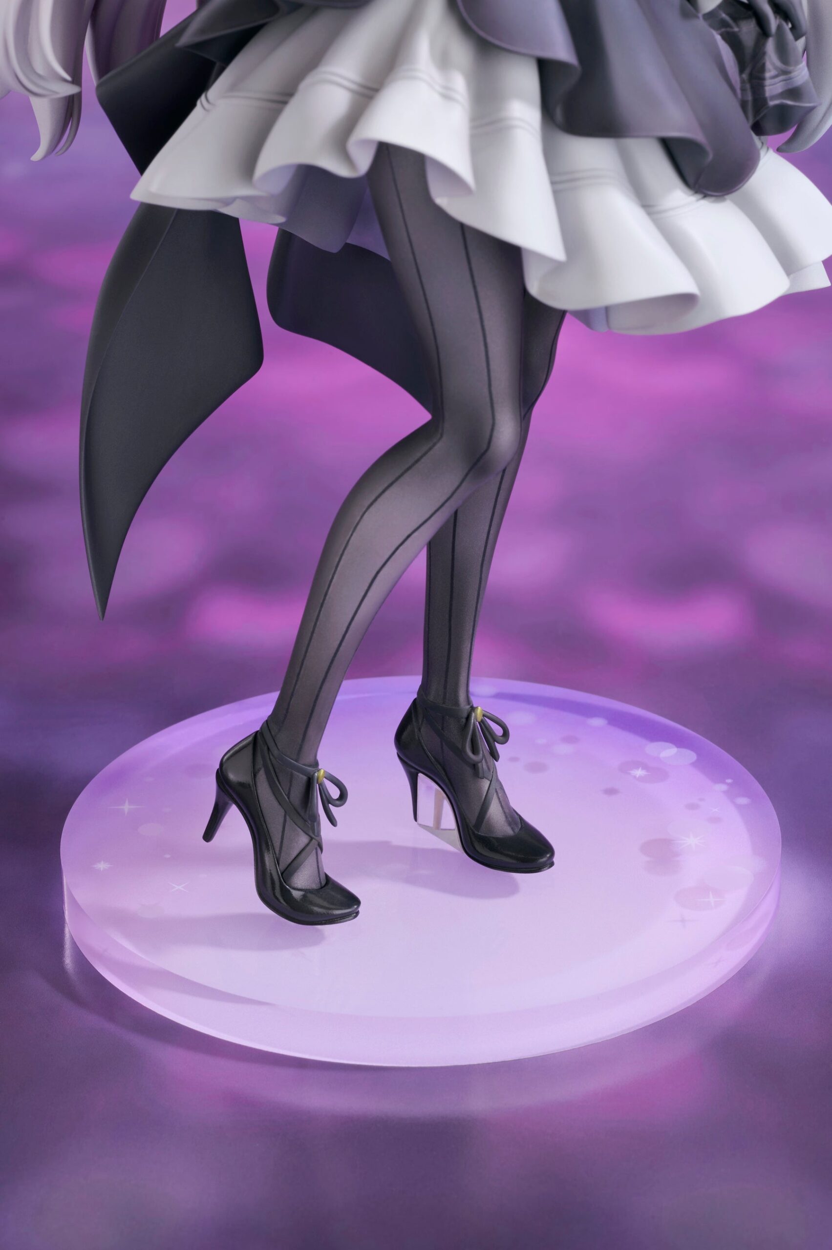 サクラコの靴と台座