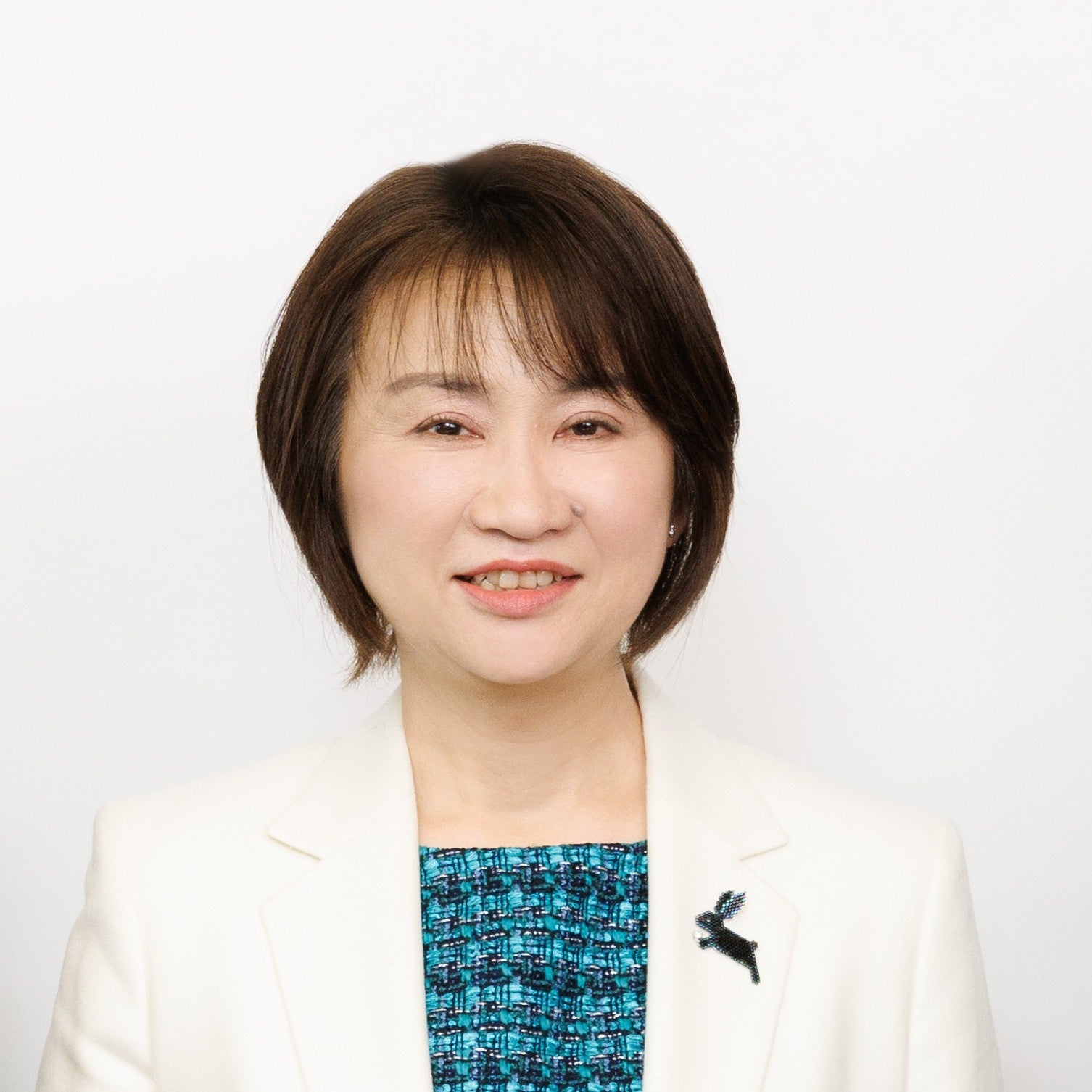 白いジャケットの女性の肖像
