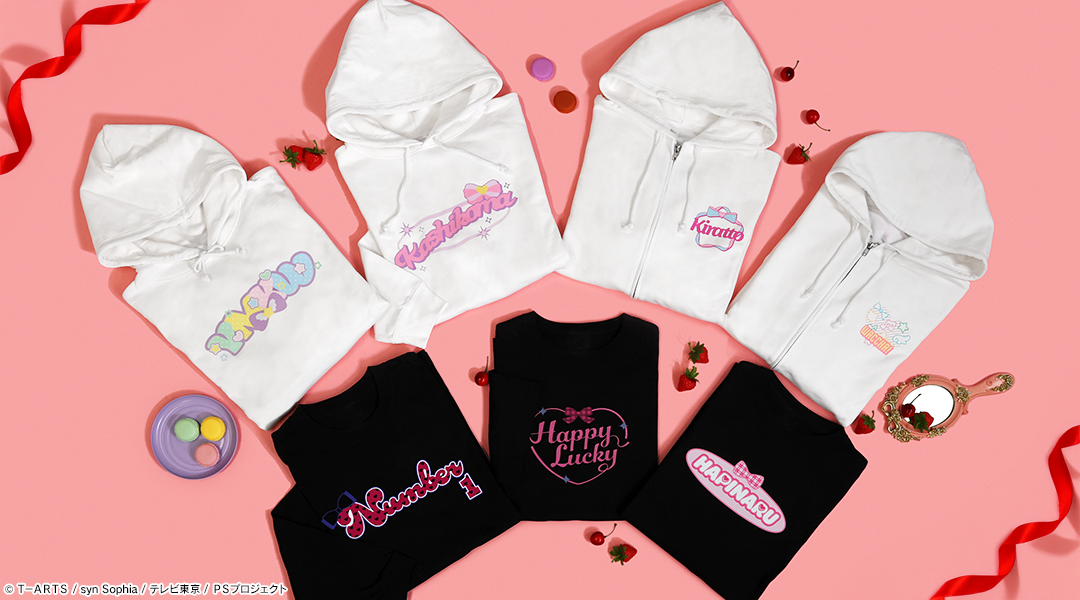 白いフーディと黒いTシャツのラインナップ