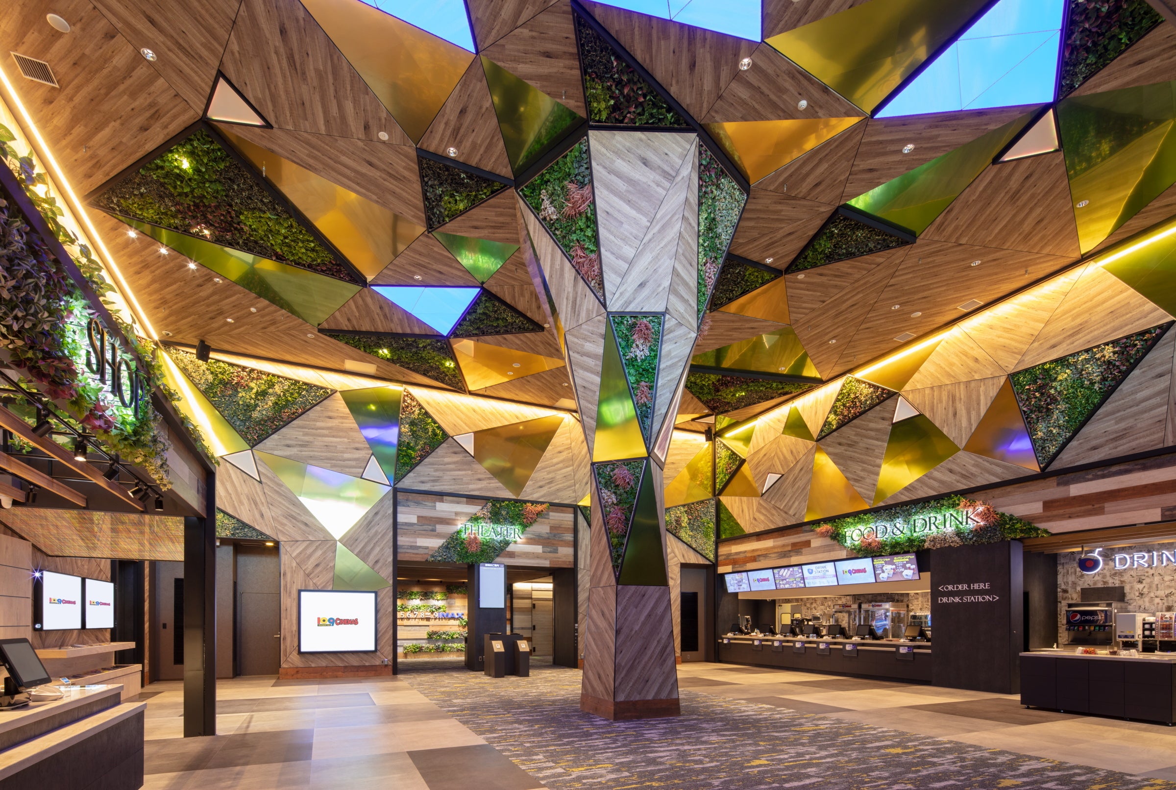 劇場ロビーのモダンなデザイン