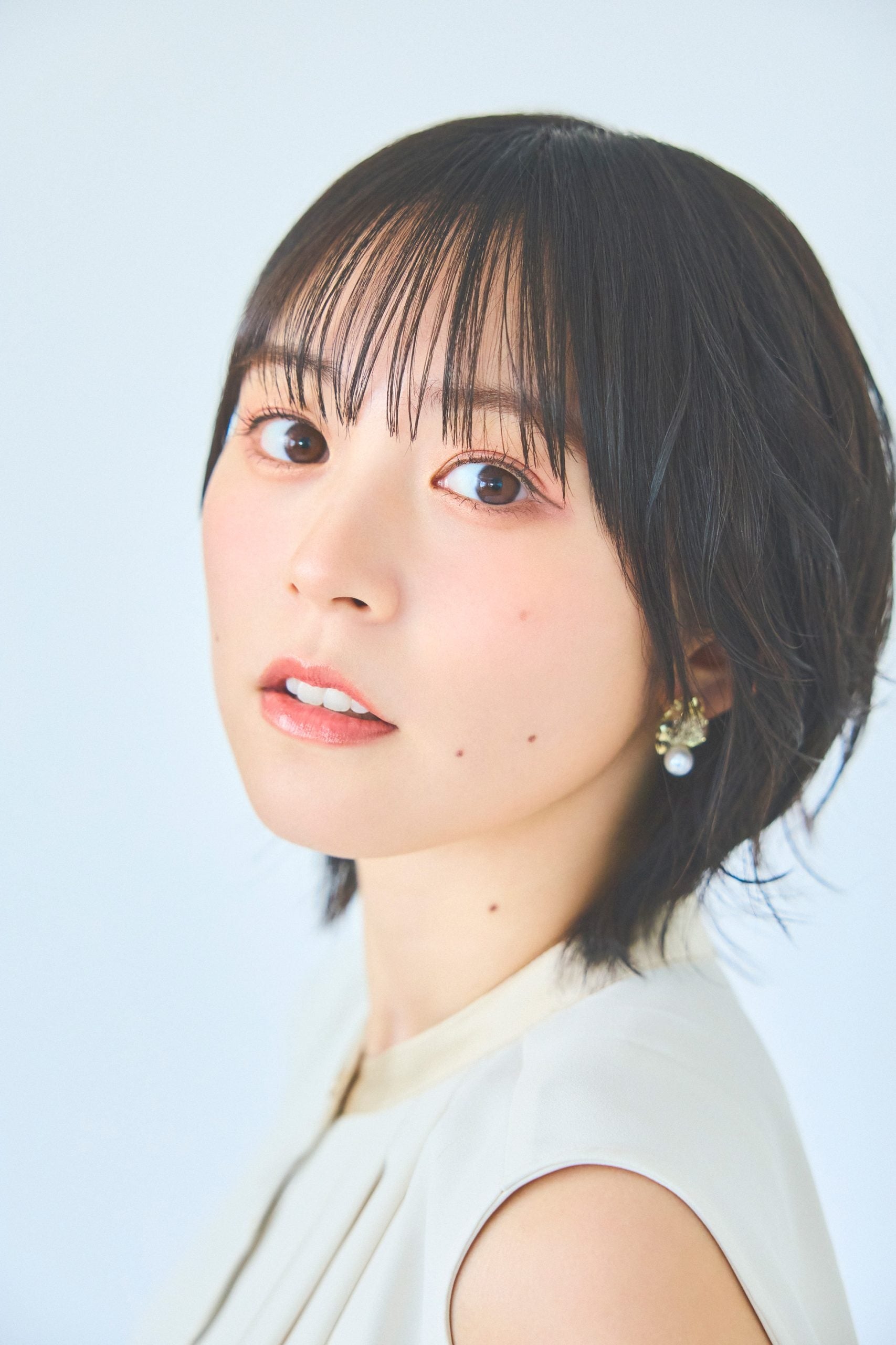 声優イベントでの中島由貴のポートレート