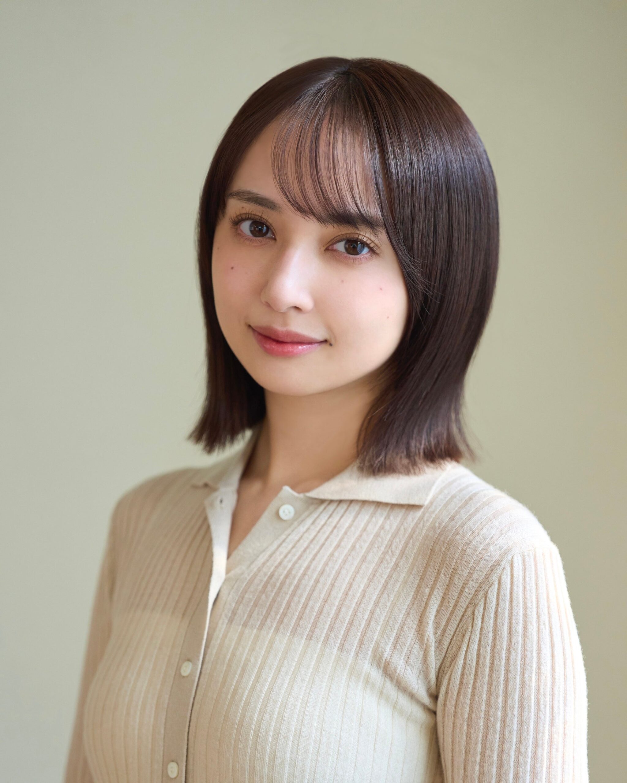 小宮有紗のスタジオポートレート