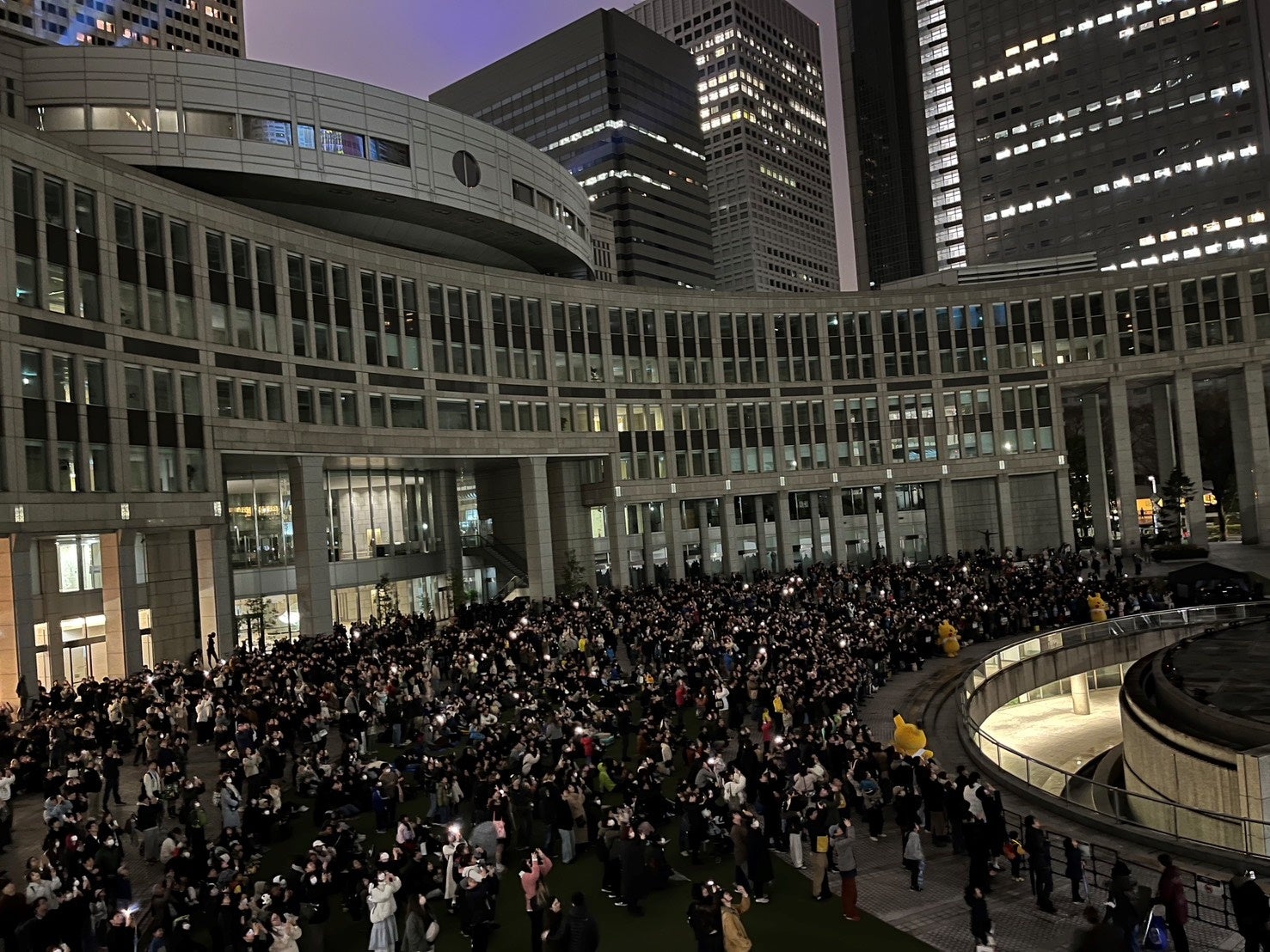 イベントに集まった大勢の観衆