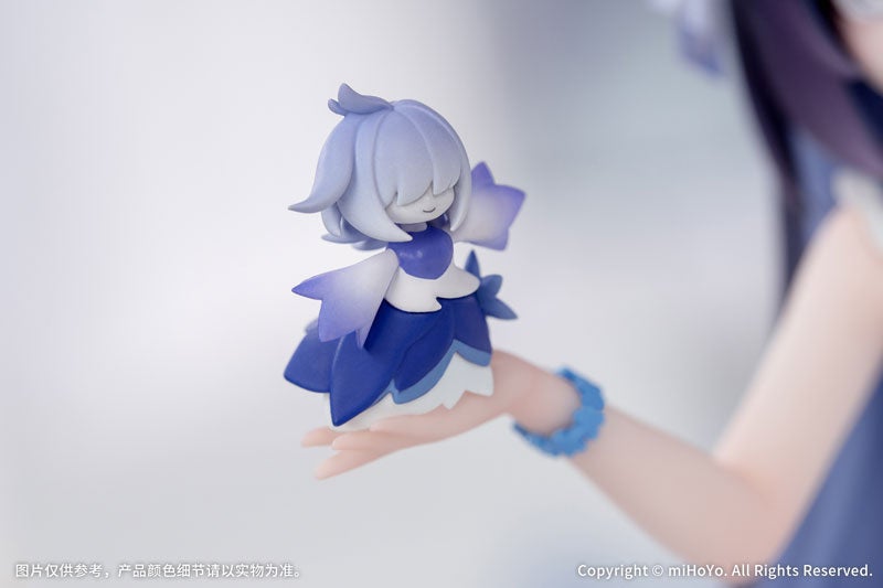 ゼーレのフィギュアが持つ小さな人形