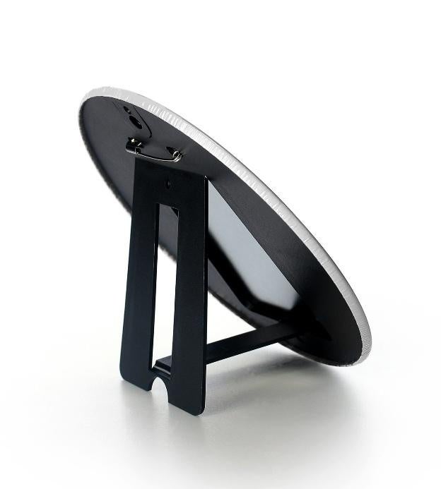 時計のスタンド部分の詳細