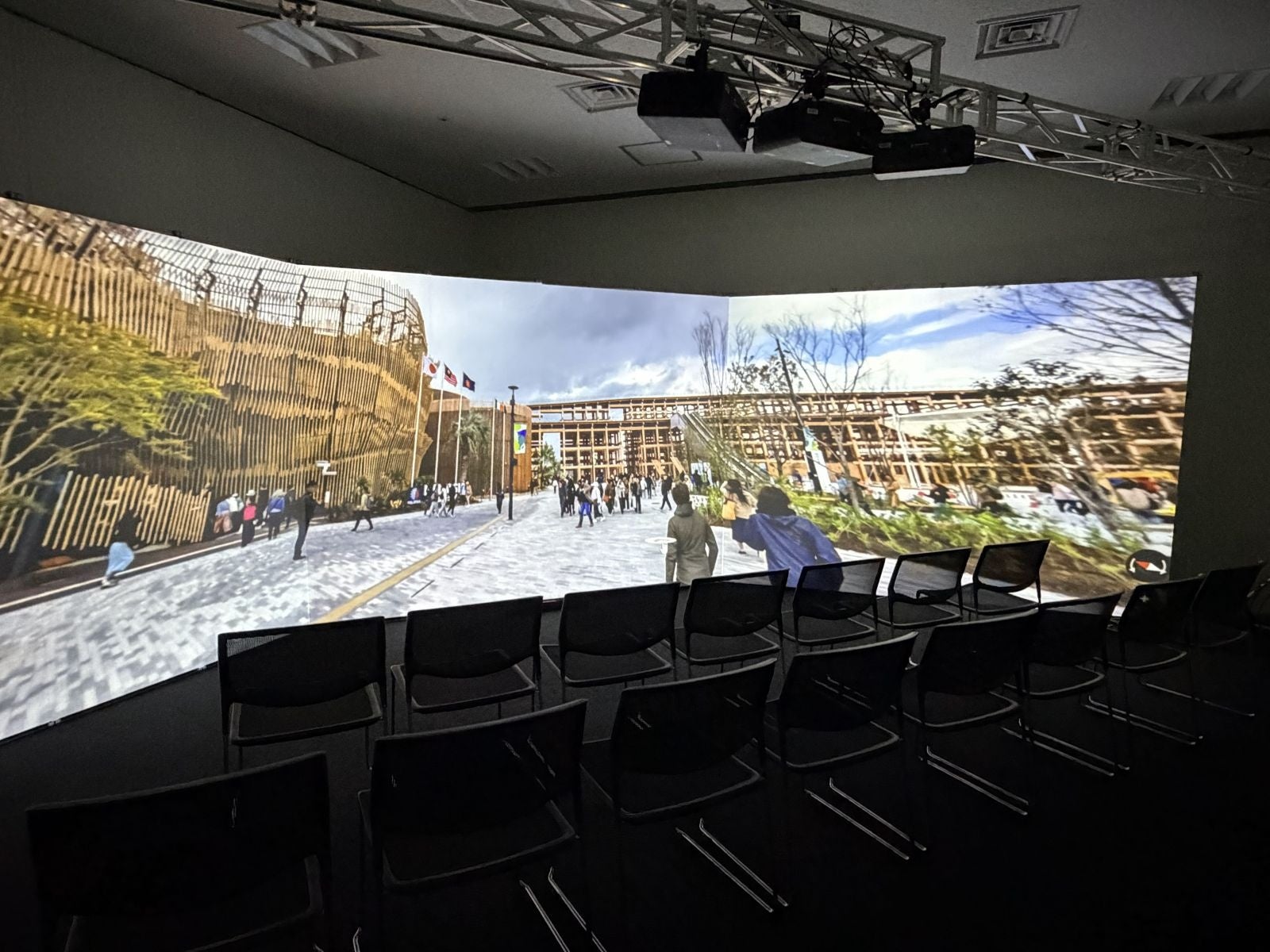 都市風景のイマーシブシアター