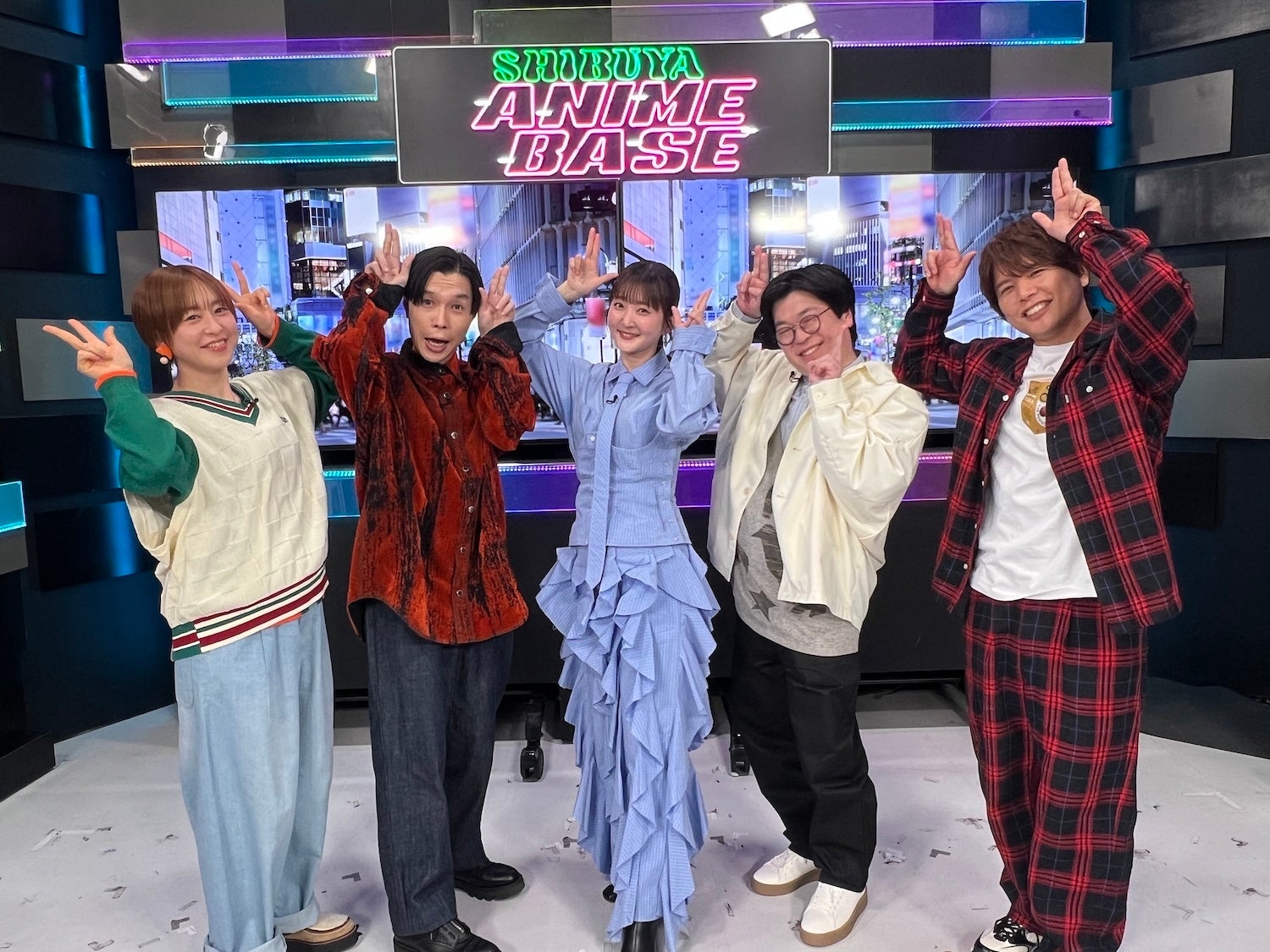 渋谷アニメベースで集まる出演者達