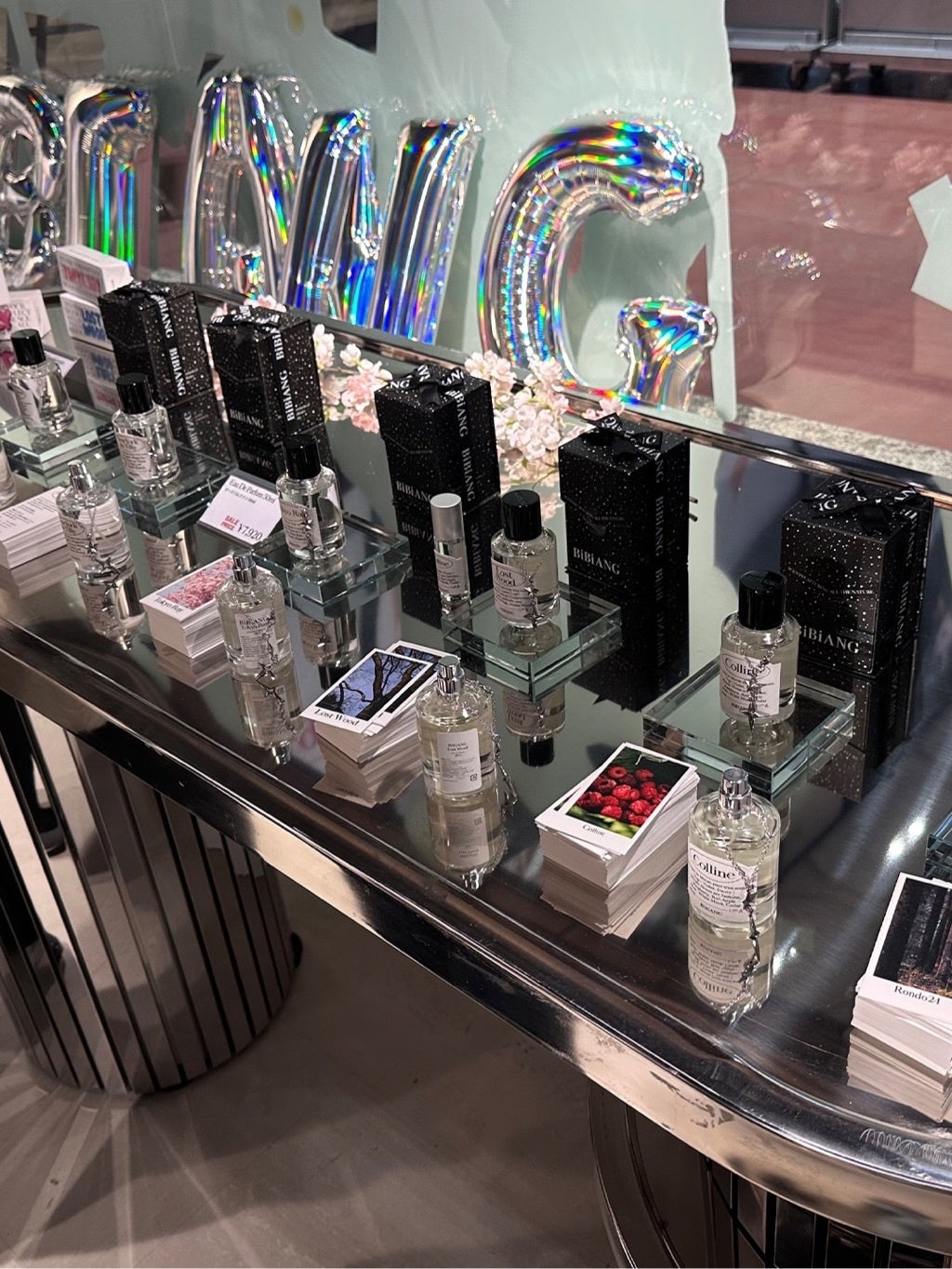 BiBiANG製品展示のテーブルディスプレイ