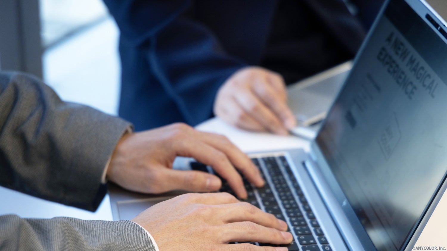 華やかなステージのコンサートシーン