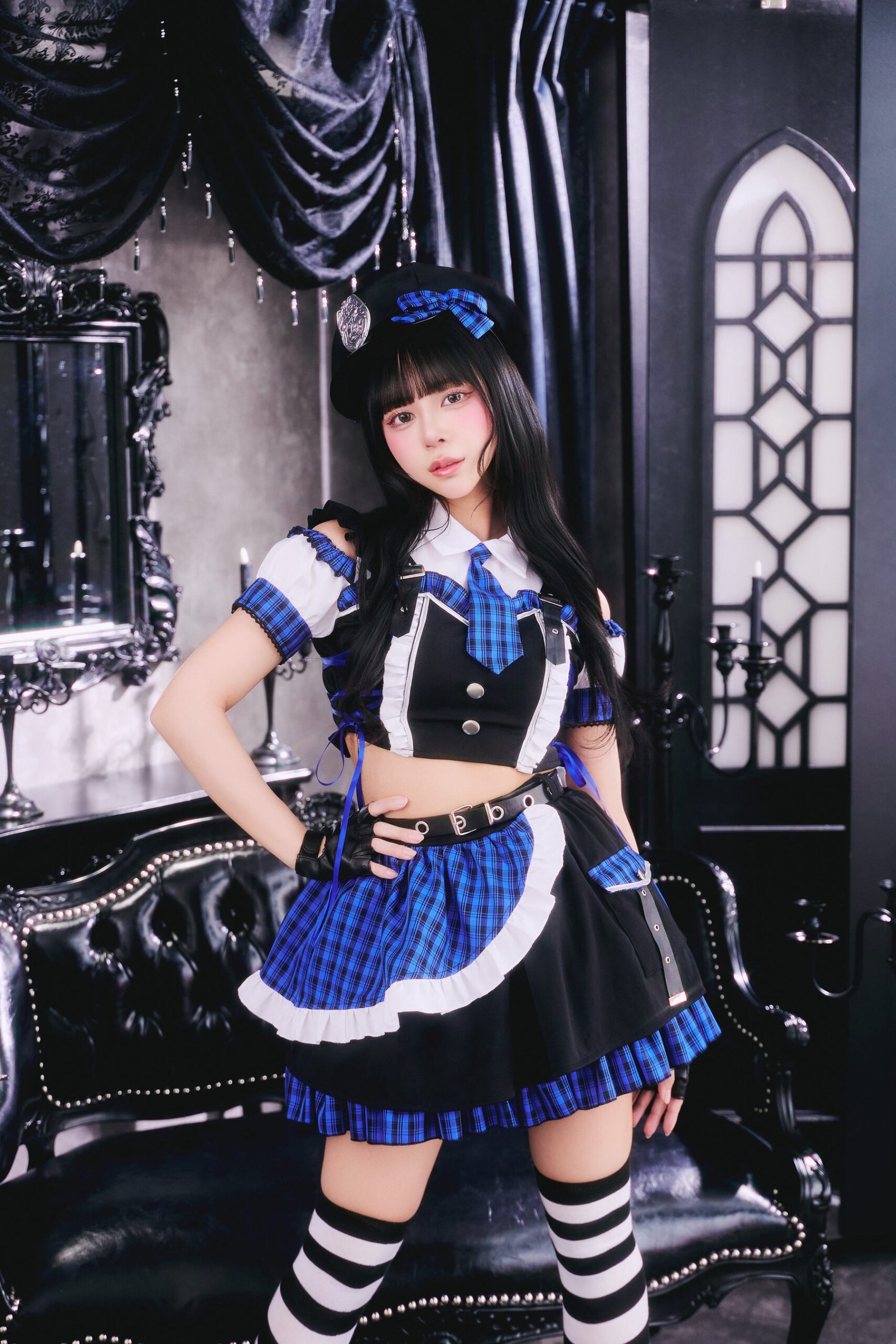 青と黒の警官風ゴスドレス