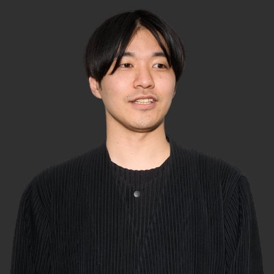 黒い服を着た男性のポートレート