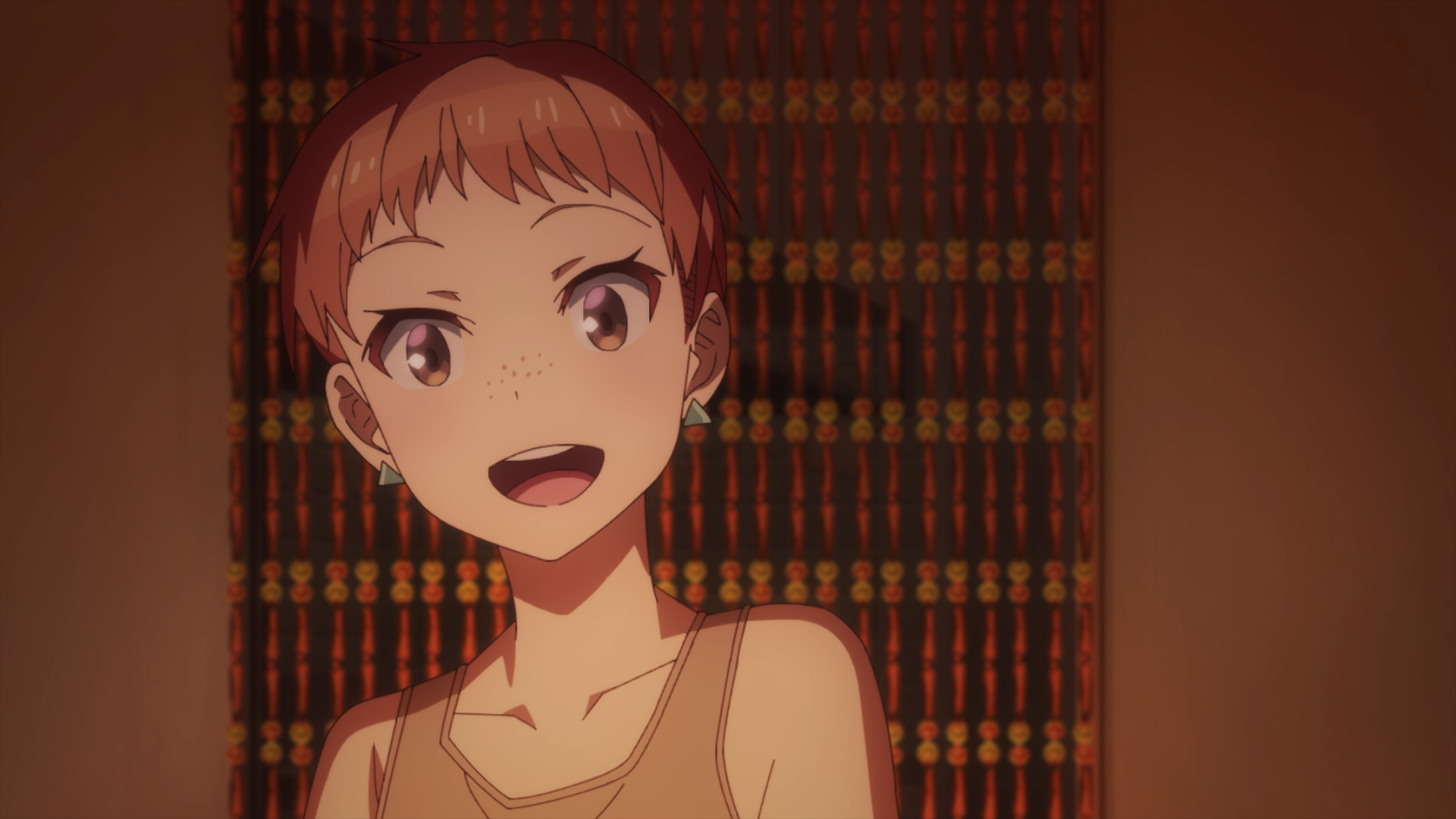 笑顔の短髪の少女