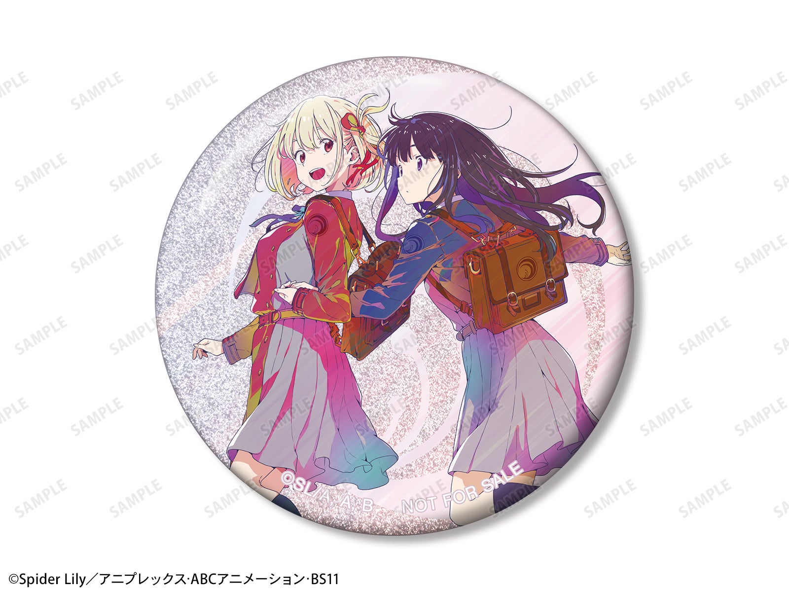 キャラクターが歩く姿のバッジ