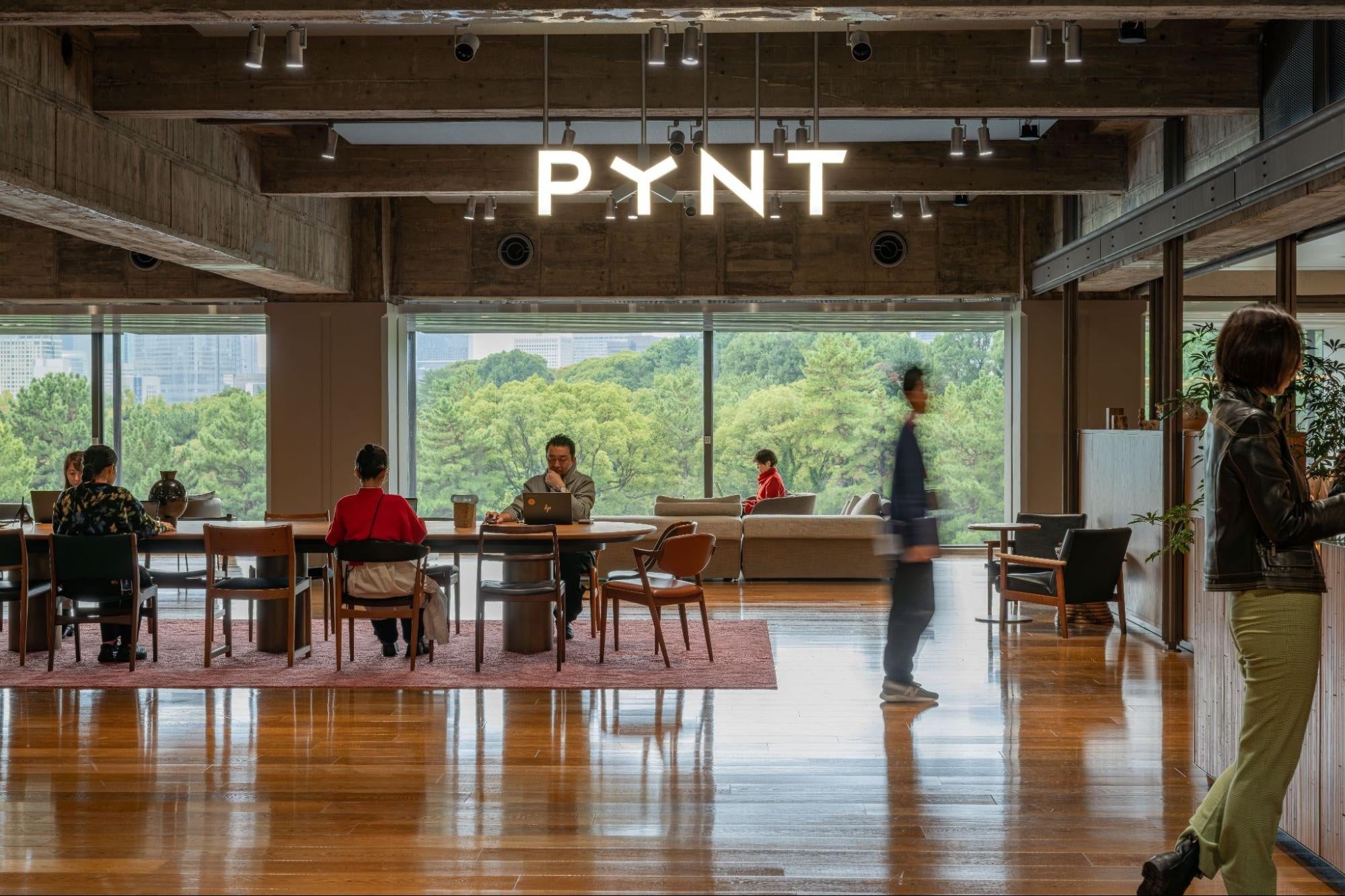 PYNTスペースでのコワーキング風景