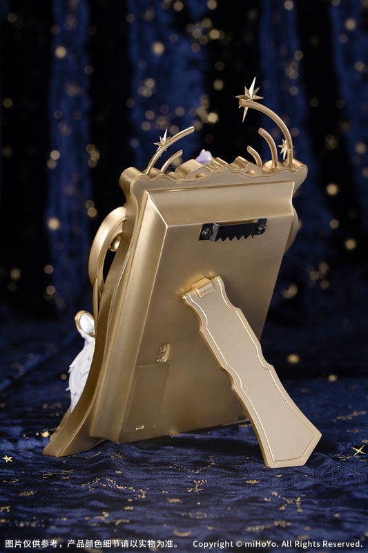 ゴールドのスタンド付きフレーム裏側