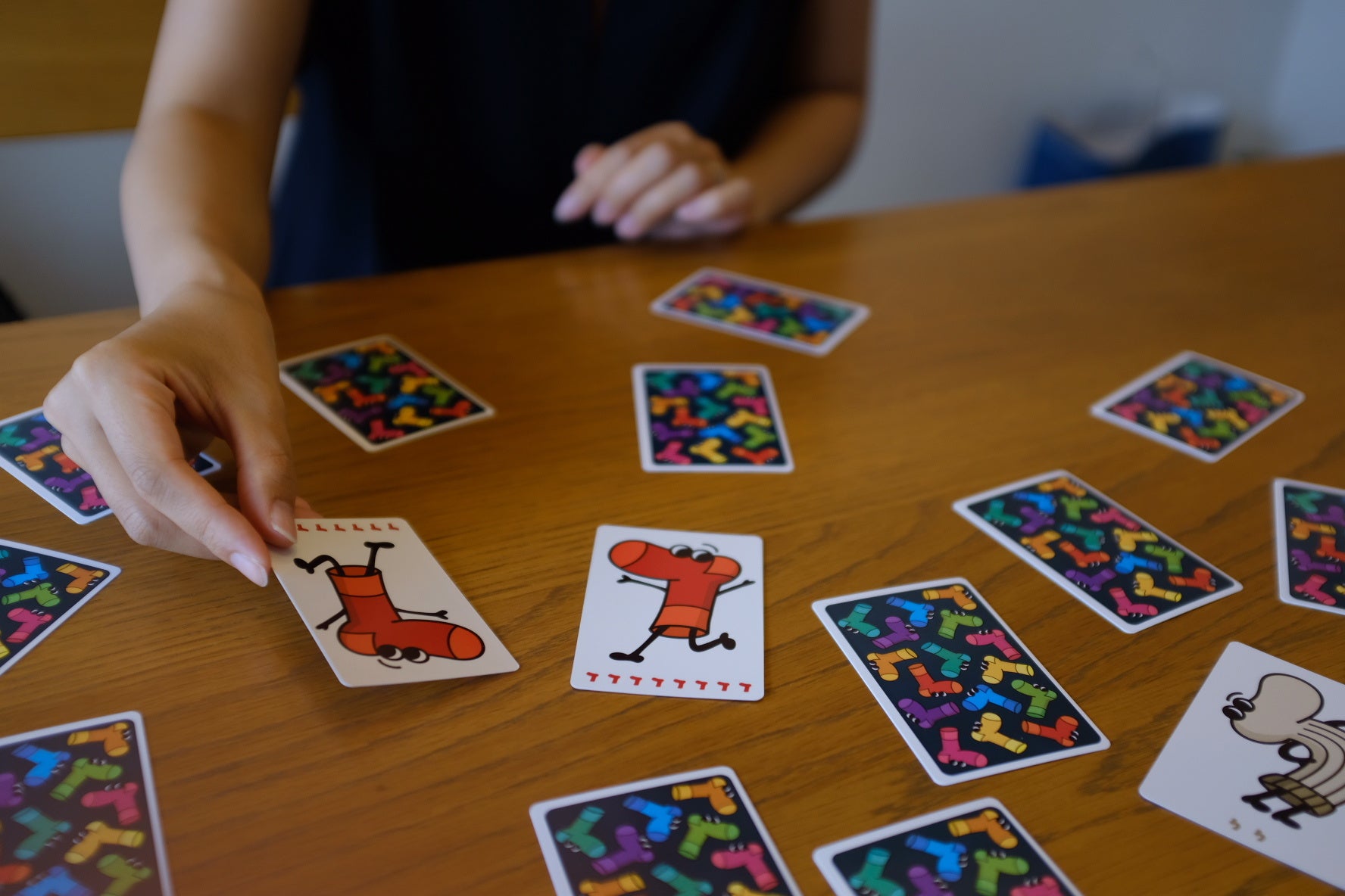 OH!MY SOCKSカードを置く場面